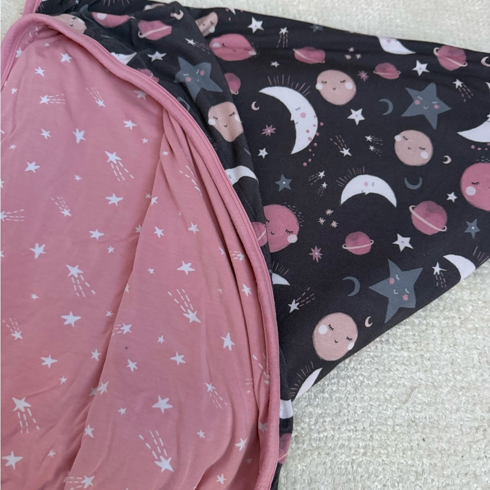 Little Sleepies Large Cloud Reversible Blanket - Picture 2 of 3